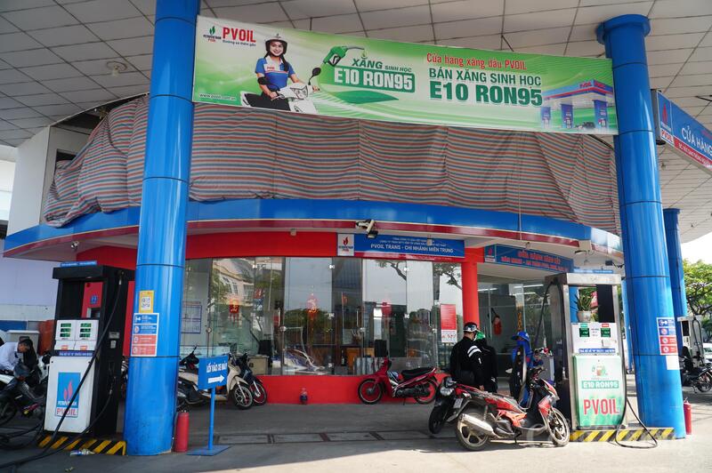 Việc sớm đưa xăng E10 vào thị trường ở diện rộng sẽ làm giảm áp lực nguồn cung và áp lực giá