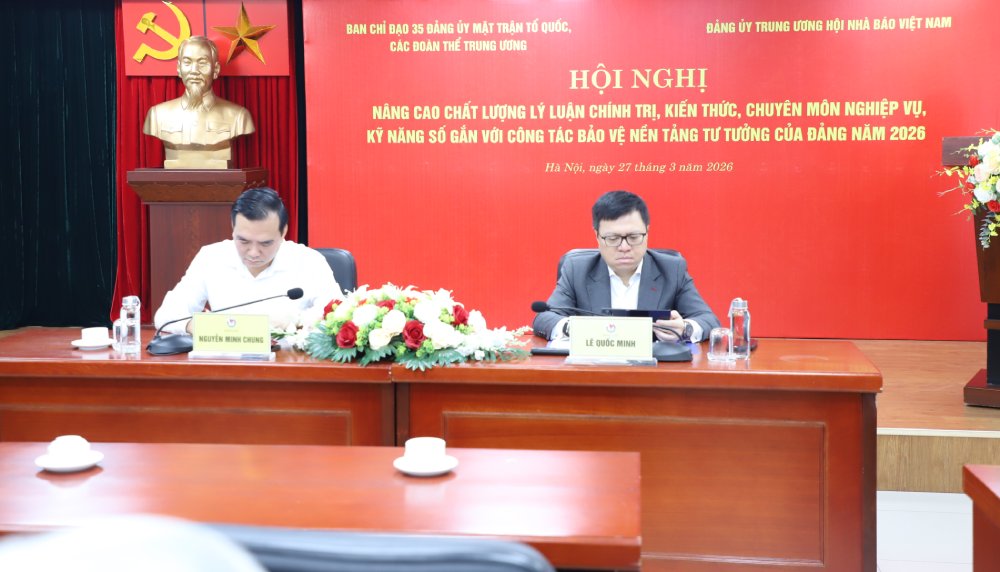 Các đại biểu chủ trì Hội nghị. Ảnh: Ái Vân