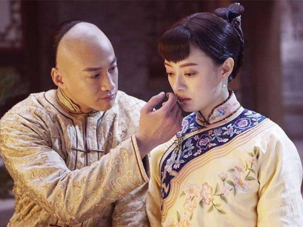 Hà Nhuận Đông và Tôn Lệ trong phim