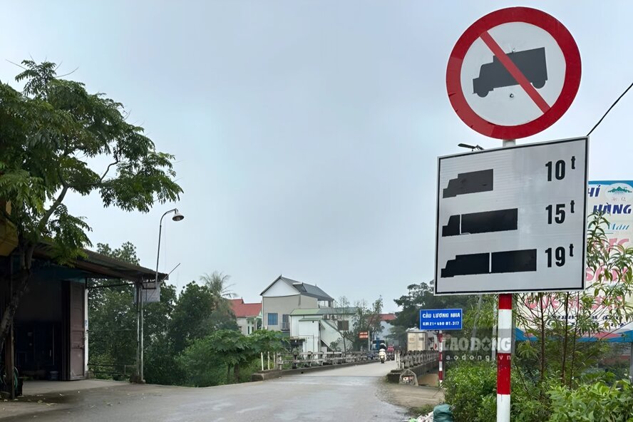 Cầu Lương Nha trên đường tỉnh 317. Ảnh: Tô Công