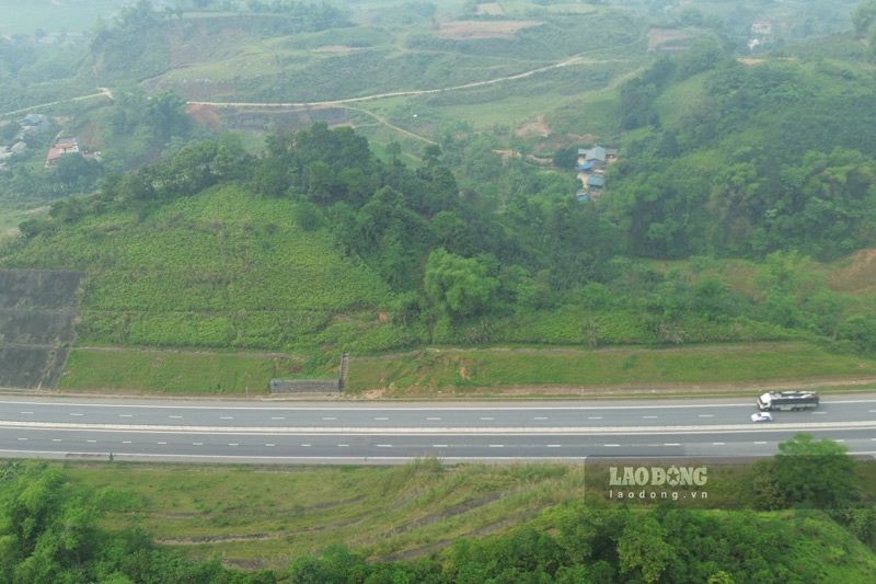 Dự án có lợi thế khi gần cao tốc Nội Bài - Lào Cai và các khu cửa khẩu. Ảnh: Đinh Đại