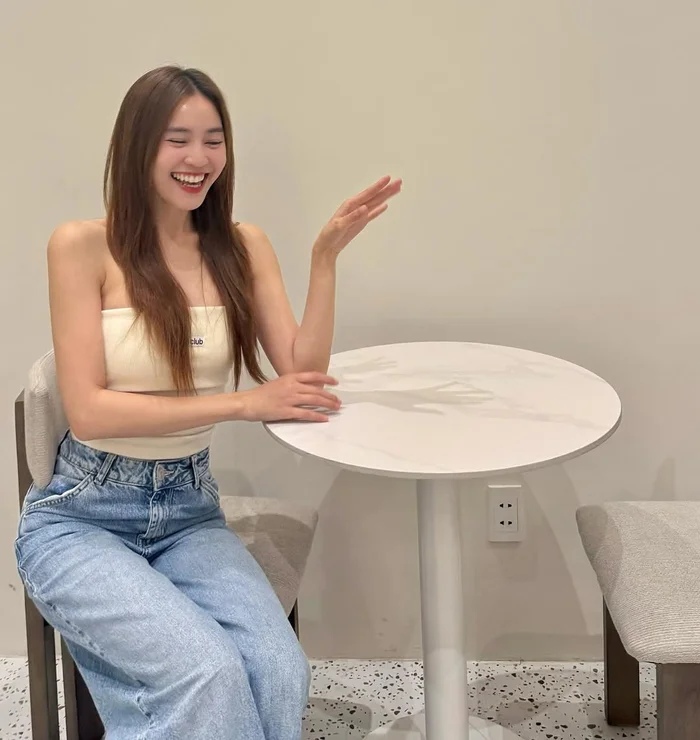 Nữ diễn viên thường chọn trang phục có tính ứng dụng cao. Ảnh: NVCC