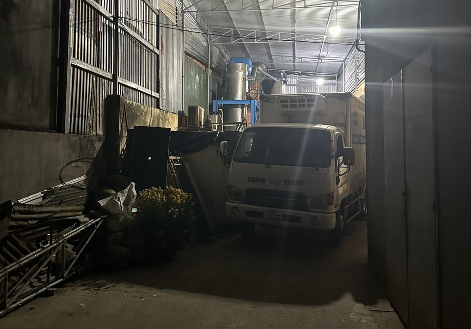 Bên trong khu vực nhà máy. Ảnh: Đình Viễn