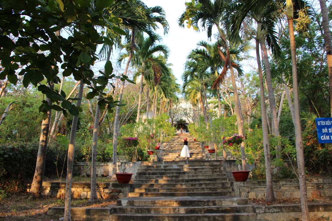 Con đường lên biệt thự Nghinh Phong. Ảnh: Phương Linh