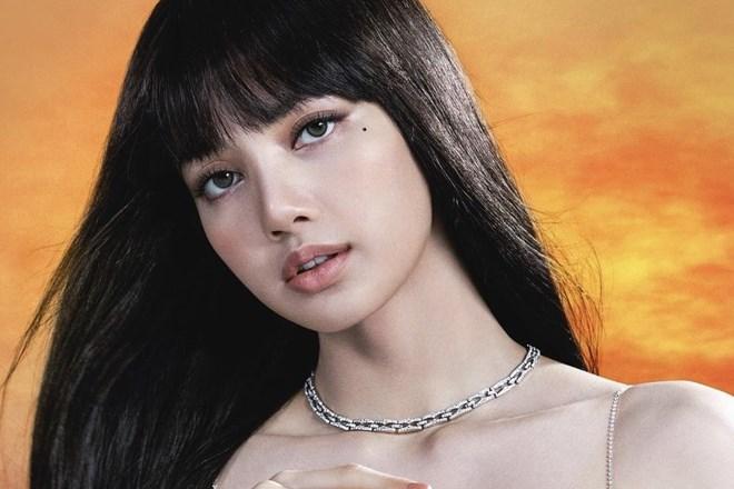 Lisa (Blackpink) phá vỡ những điều cấm kỵ của Kpop