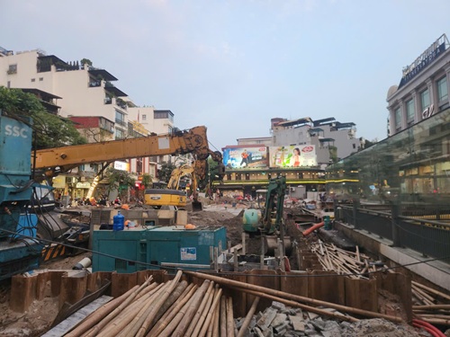 Dự án bể chứa nước trước cửa chợ Hàng Da, Hà Nội. Ảnh Minh Hạnh