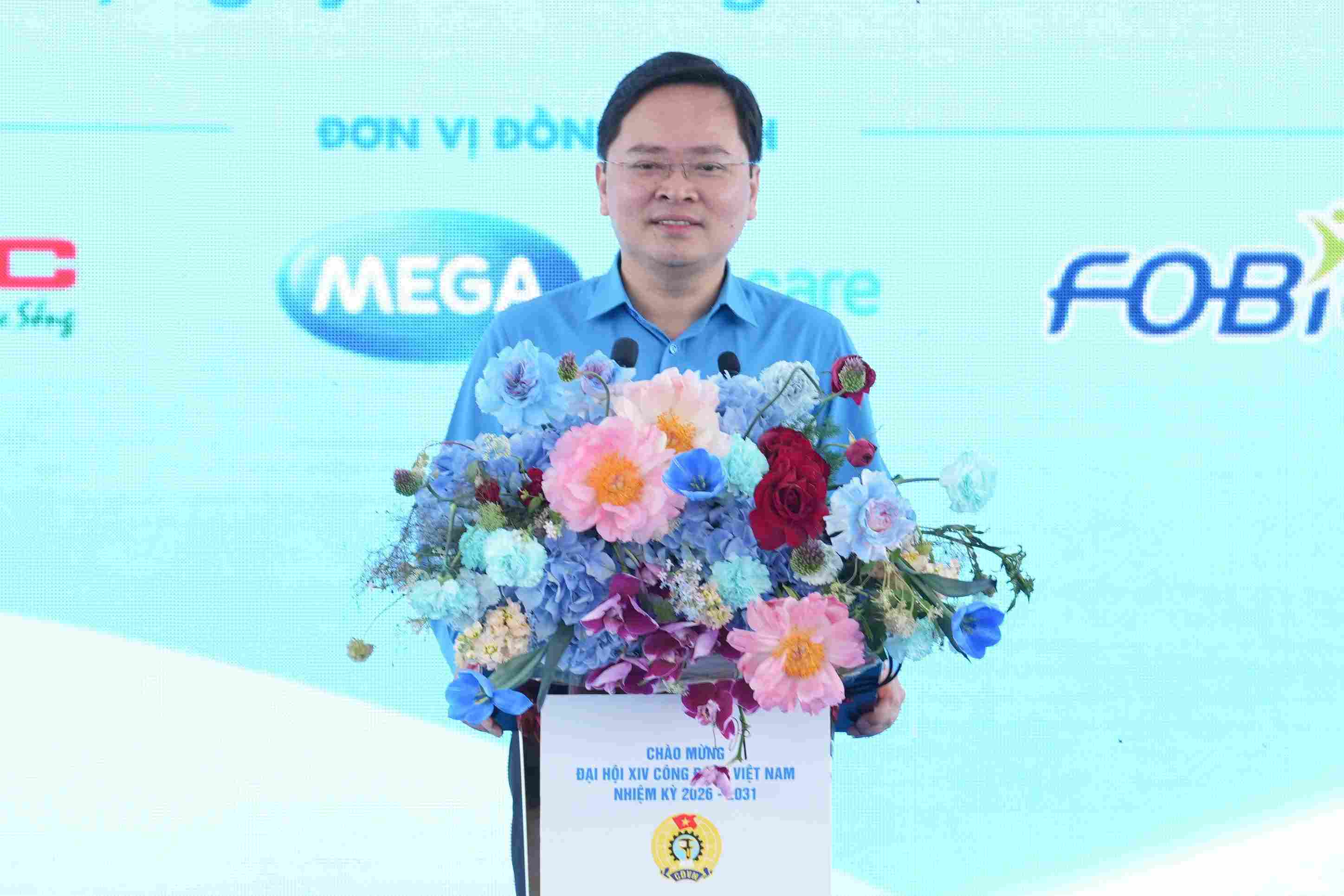Chủ tịch Tổng Liên đoàn Lao động Việt Nam phát biểu khai mạc chương trình. Ảnh: Hữu Chánh