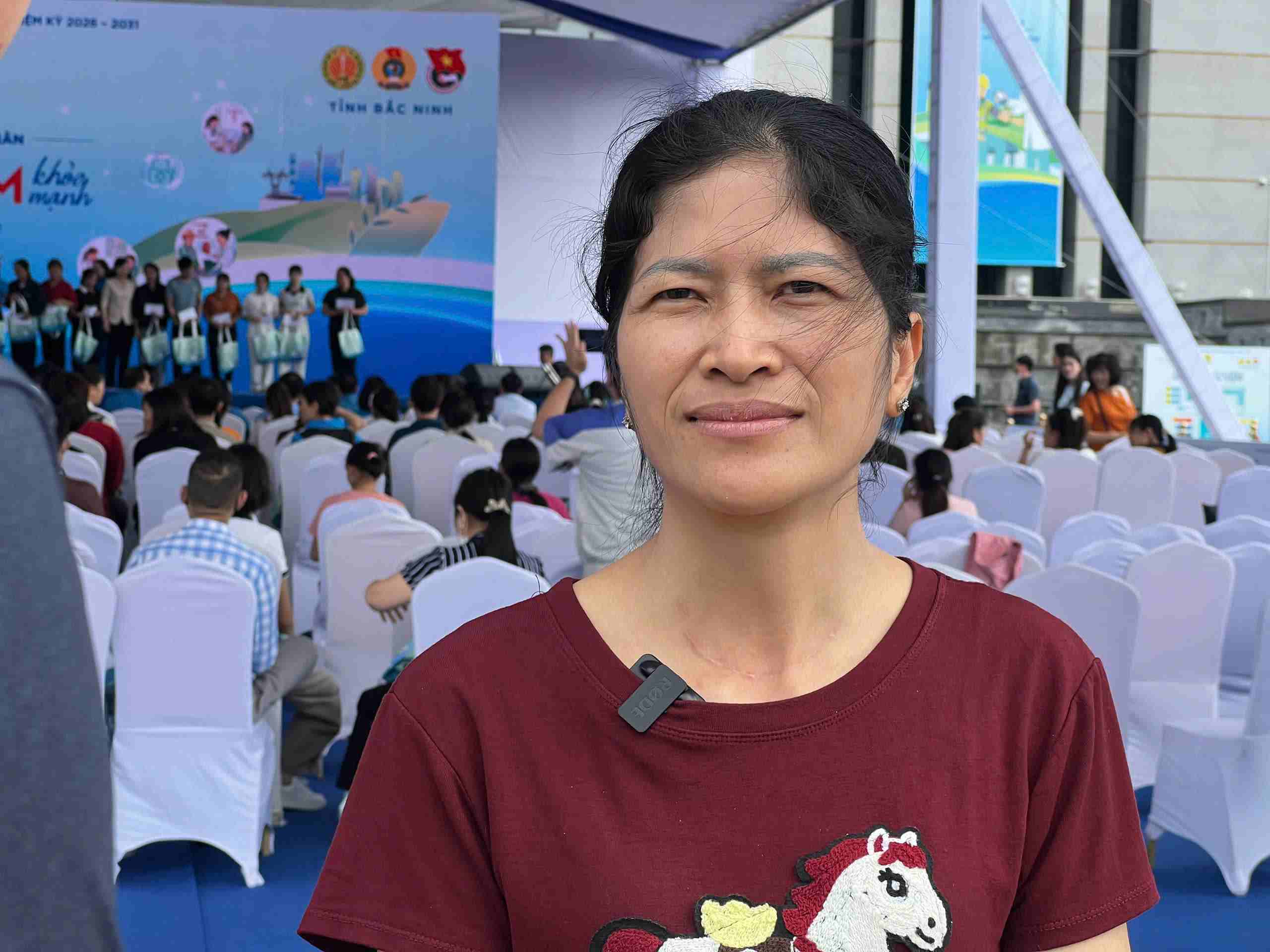 Chị Hoàng Thị Kim Hương,