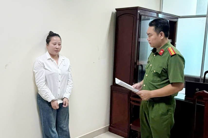 Bắt tạm giam Trần Thị Kim Xuyến ở Đồng Tháp. Ảnh: Công an Cần Thơ