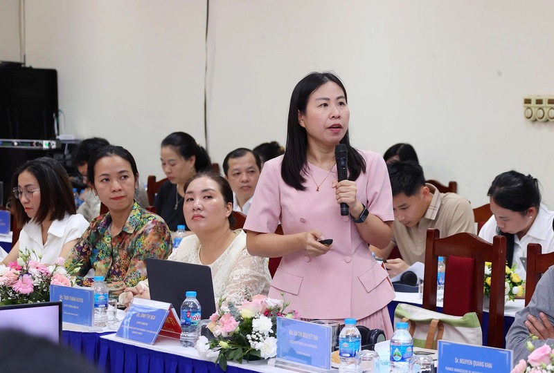 Bà Đinh Thị Nga, Phó Viện trưởng Viện Kinh tế - Xã hội và Môi trường (Học viện Chính trị quốc gia Hồ Chí Minh)