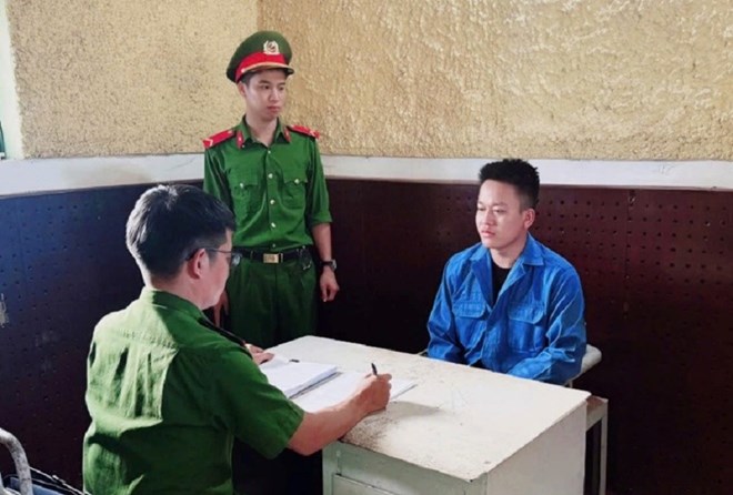 Bắt tạm giam chủ tiệm cầm đồ ở Lâm Đồng lừa đảo hơn 10 tỉ đồng