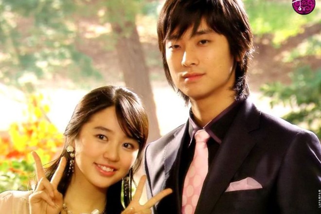 Cảnh hôn của Joo Ji Hoon và Yoon Eun Hye gây sốt trở lại
