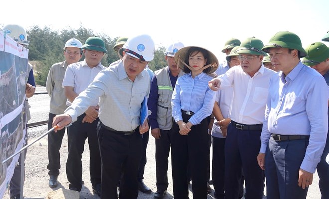 Tháo gỡ điểm nghẽn tại các dự án giao thông trọng điểm ở Quảng Trị