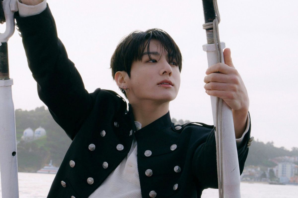 Nam ca sĩ Jungkook BTS. Ảnh: cắt từ MV Swim