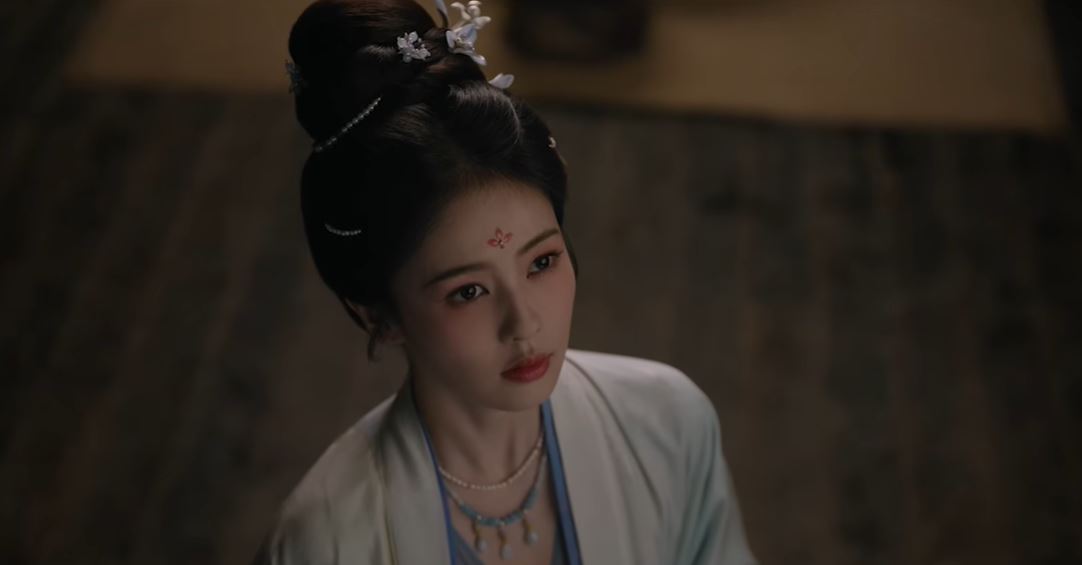 Tạo hình của Bạch Lộc trong phim “Mạc ly“. Ảnh: Cắt từ trailer.