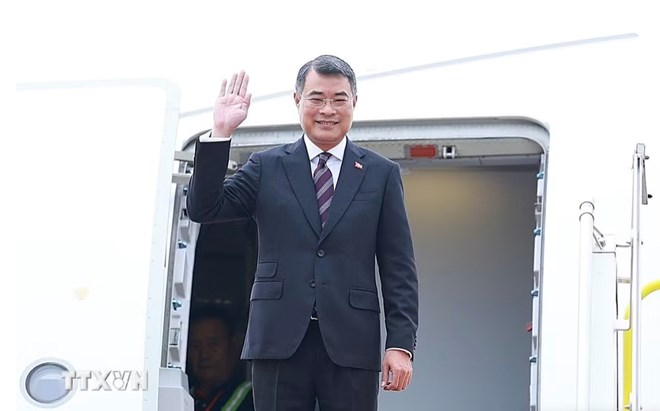 Thủ tướng Lê Minh Hưng lên đường tham dự Hội nghị Cấp cao kỷ niệm 35 năm quan hệ ASEAN-Nga