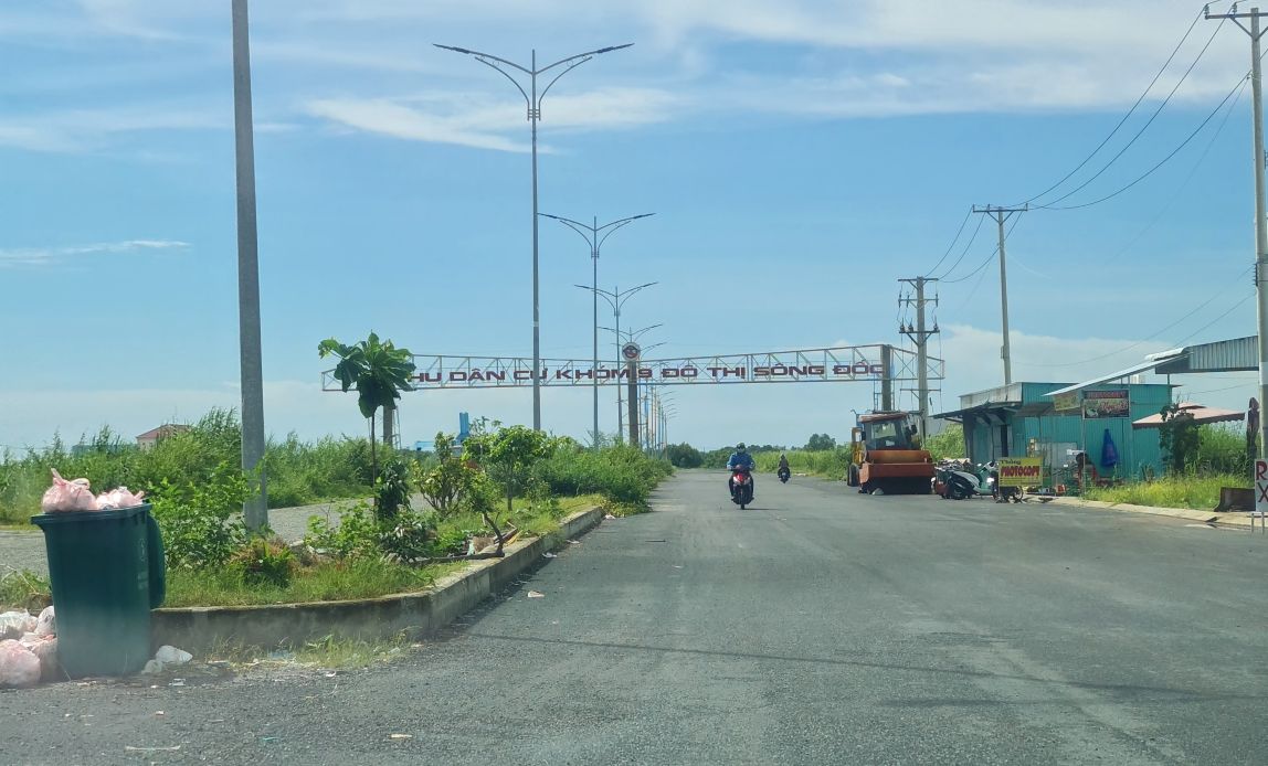 Một dự án dân cư ở Sông Đốc, Cà Mau chậm tiến độ. Ảnh: Nhật Hồ.