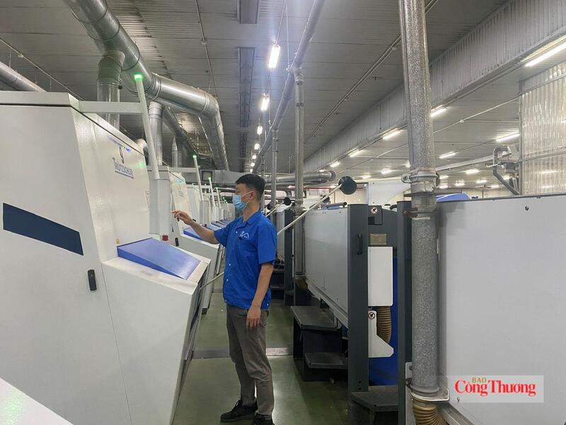 Doanh nghiệp trong nước đang tích cực chuyển đổi công nghệ, nâng cao năng lực sản xuất sợi. Ảnh: Hải Linh