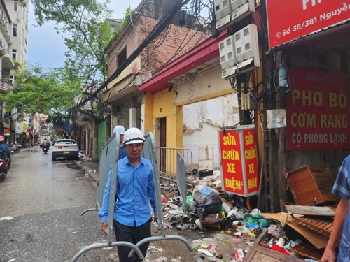 Đẩy nhanh giải phóng mặt bằng ngõ 381 Nguyễn Khang. Ảnh: Minh Hạnh
