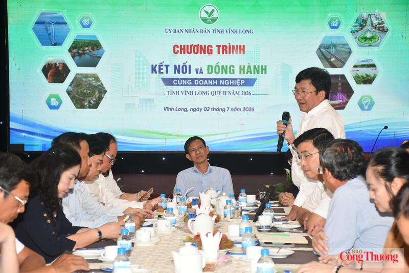 Nhiều vấn đề liên quan đến đất đai, quy hoạch, đầu tư, tín dụng và cải cách thủ tục hành chính đã được lãnh đạo tỉnh Vĩnh Long trực tiếp trao đổi, giải đáp.