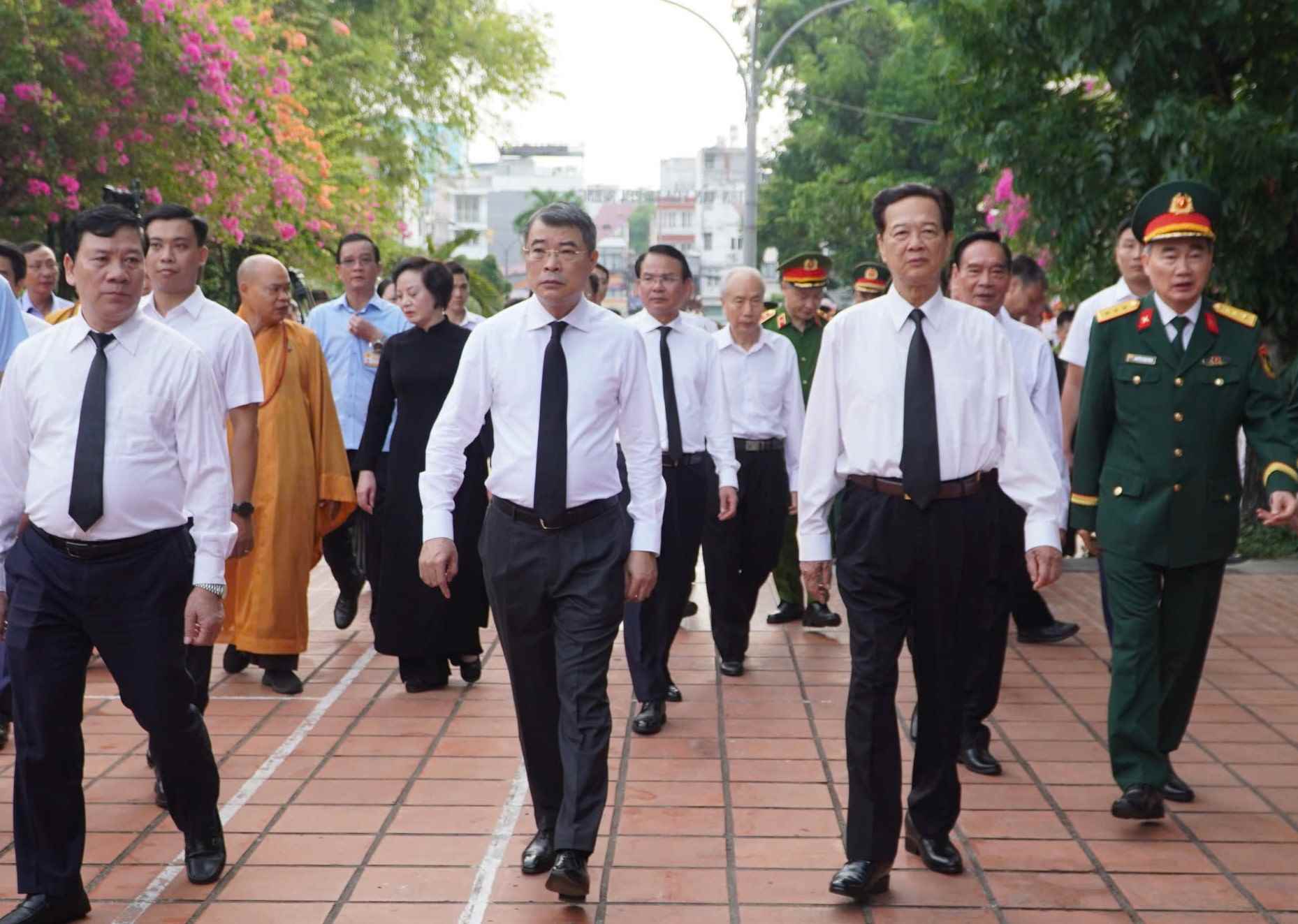 Thủ tướng Chính phủ Lê Minh Hưng dự lễ tìm kiếm, quy tập hài cốt liệt sĩ tại Công viên Lê Thị Riêng. Ảnh: Anh Tú