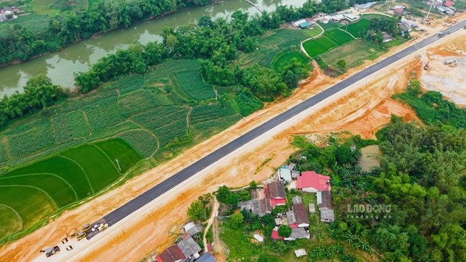 Cao tốc Đồng Đăng - Trà Lĩnh gặp khó khi thi công cùng lúc 2 giai đoạn