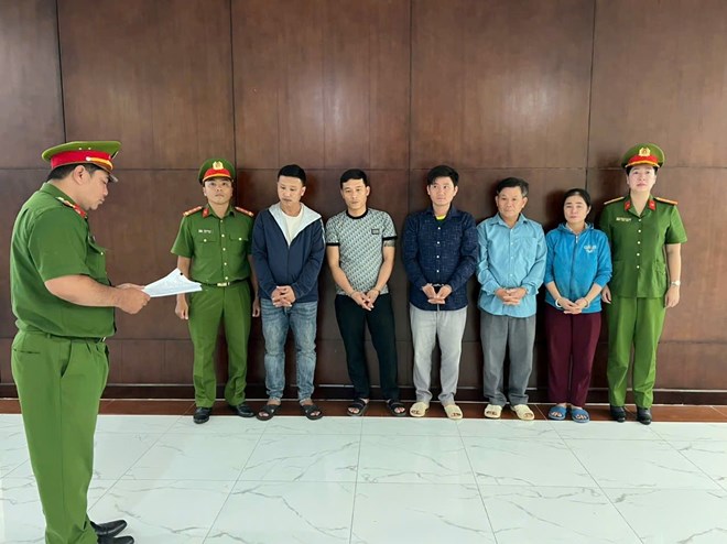 Khởi tố 5 bị can làm giả bột ngọt và hạt nêm