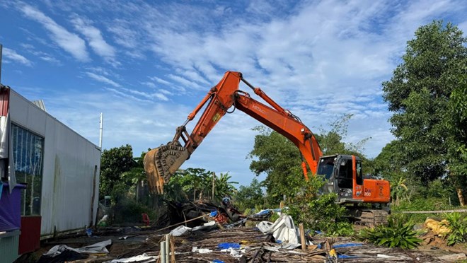 Phú Quốc cưỡng chế hơn 15.000m2 đất rừng, đất thương mại bị lấn chiếm