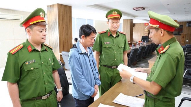 Đà Nẵng bắt giam nguyên chuyên viên Phòng Giáo dục gây thiệt hại tiền tỉ