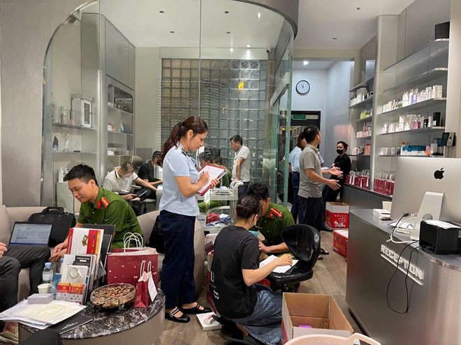 Bắc Ninh tiêu hủy hơn 600 sản phẩm dưỡng da, tẩy trang không rõ nguồn gốc