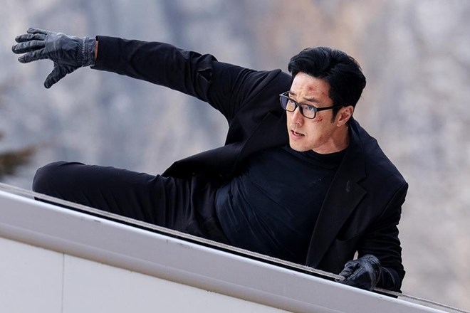 So Ji Sub chi khoảng 100 triệu won tặng vàng đoàn phim