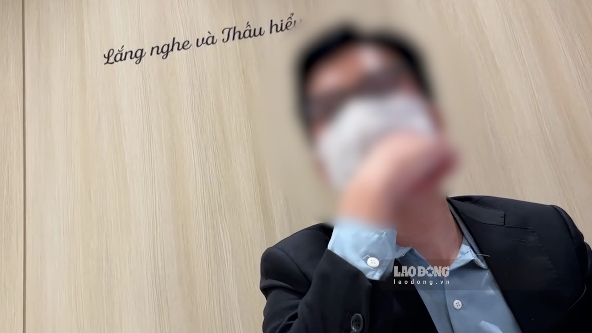 Việc vừa thừa nhận khách hàng có yếu tố nguy cơ nhưng vẫn tiếp tục chào mời sử dụng một liệu trình truyền khác khiến quy trình tư vấn và chỉ định dịch vụ tại cơ sở này tiếp tục đặt ra nhiều dấu hỏi. Ảnh: Nhóm PV