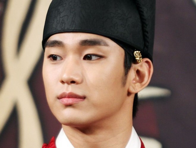 Kim Soo Hyun và chuyện lấy lại danh tiếng sau khi có kết luận không khởi tố