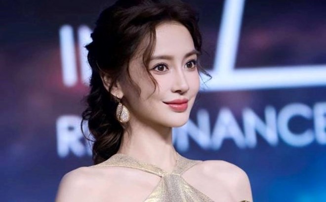Thu nhập của Angelababy sau 4 năm ly hôn Huỳnh Hiểu Minh