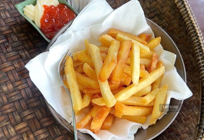 Tác hại từ đồ ăn vặt chế biến sẵn đối với quá trình lão hóa