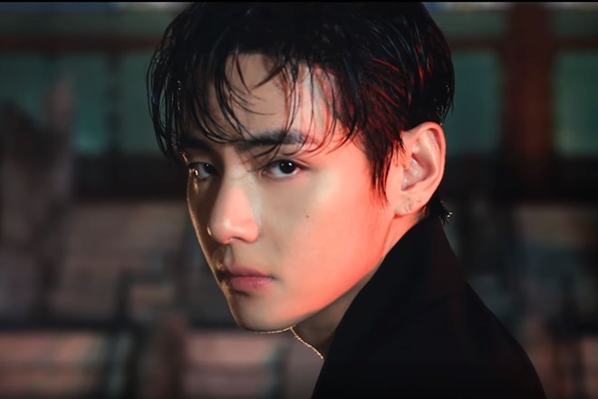V (BTS) thay đổi định nghĩa về thành công ở độ tuổi 30