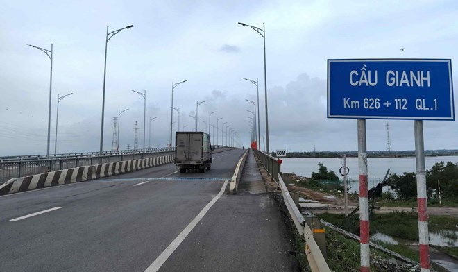 Cầu Gianh phân luồng hơn 1 tháng để sửa chữa