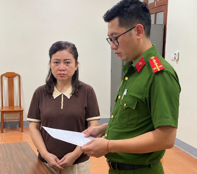 Một trưởng phòng thuế ở Lạng Sơn bị bắt, cáo buộc nhận hối lộ 550 triệu đồng