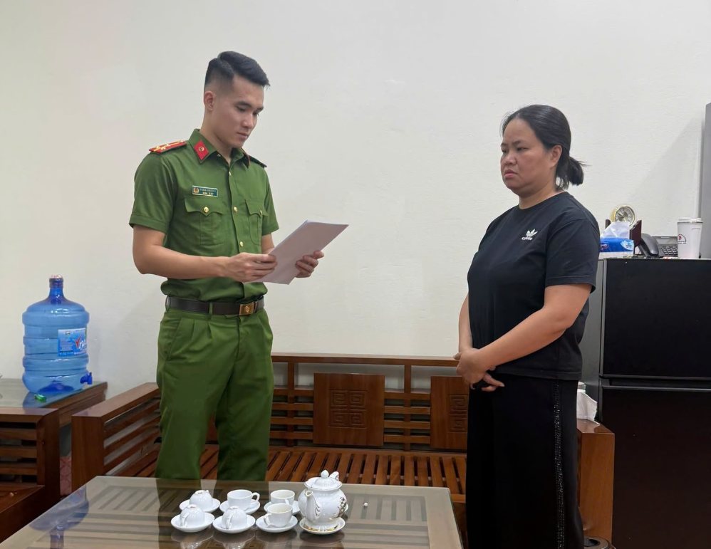 Cơ quan Cảnh sát điều tra Công an tỉnh ra Quyết định khởi tố bị can, Lệnh bắt bị can để tạm giam đối với Đỗ Kim Nhung về tội Môi giới hối lộ. Ảnh: Công an Lạng Sơn