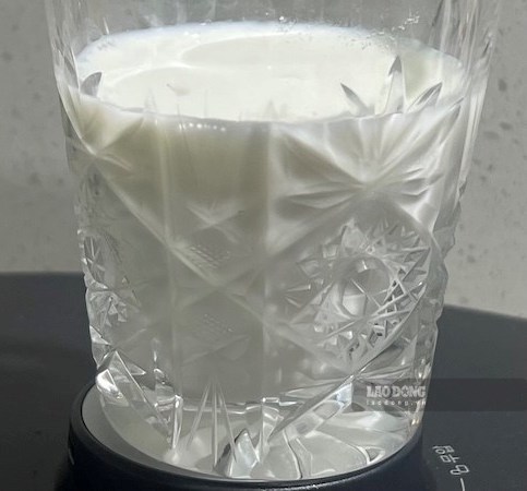 Một ly sữa buổi tối và những lợi ích người cao tuổi không nên bỏ qua