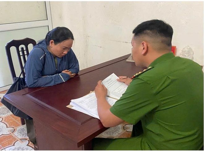 Khởi tố người phụ nữ nhận làm sổ đỏ, chiếm đoạt 270 triệu đồng