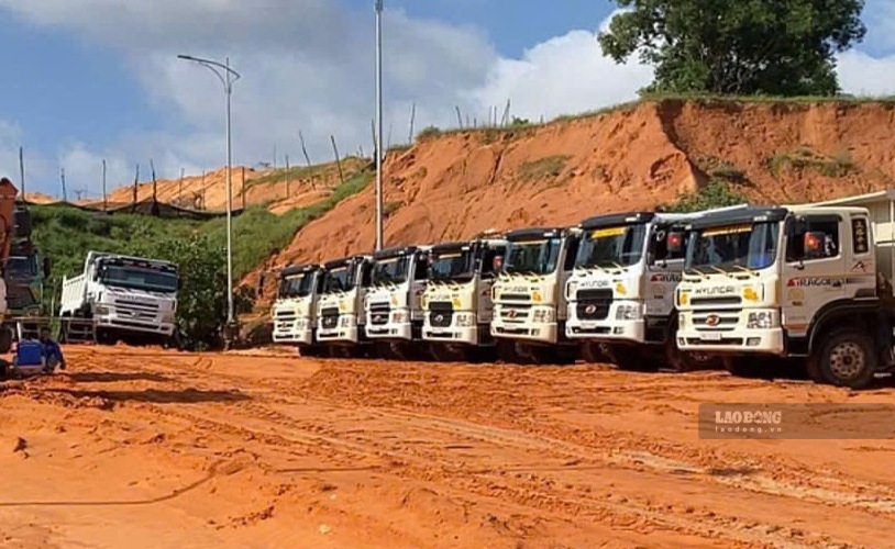 Máy móc tại công trường thi công. Ảnh: Phạm Duy, tháng 9.2026