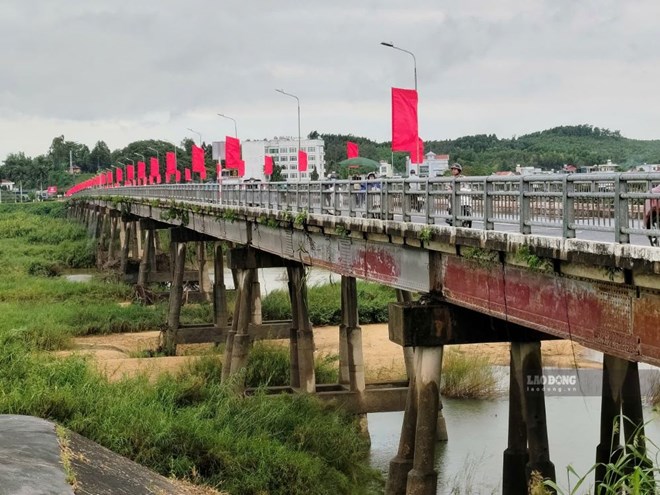 Quảng Ngãi đóng cầu Trà Khúc 1 cũ để xây cầu mới 2.199 tỉ đồng