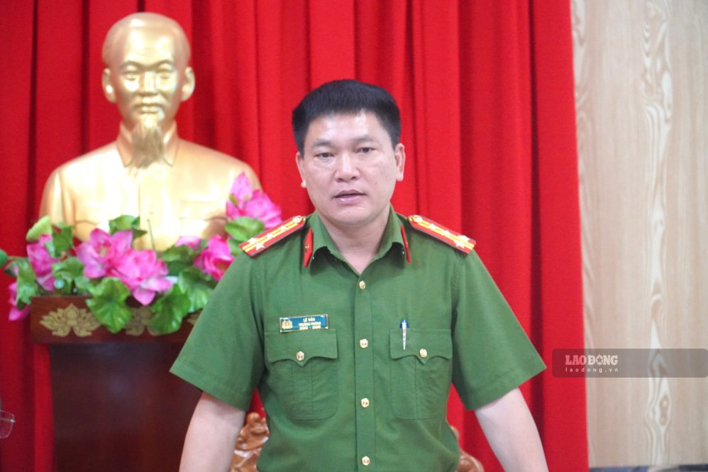 Đại tá Lê Vấn, Trưởng Phòng Cảnh sát hình sự Công an TP Đồng Nai thông tin về vụ án. Ảnh: HAC