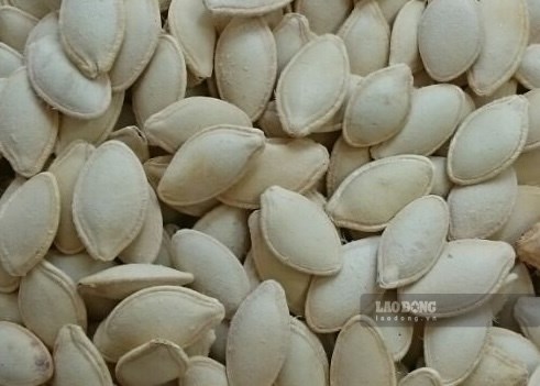Người lớn tuổi ăn các loại hạt cần lưu ý một số điểm
