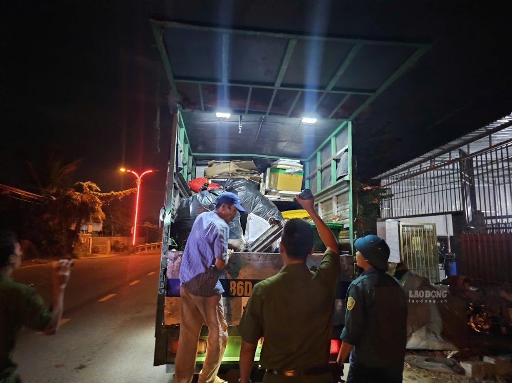 Cảnh sát hình sự, cơ động, giao thông kiểm soát ô tô truy tìm 3 phạm nhân trốn trại