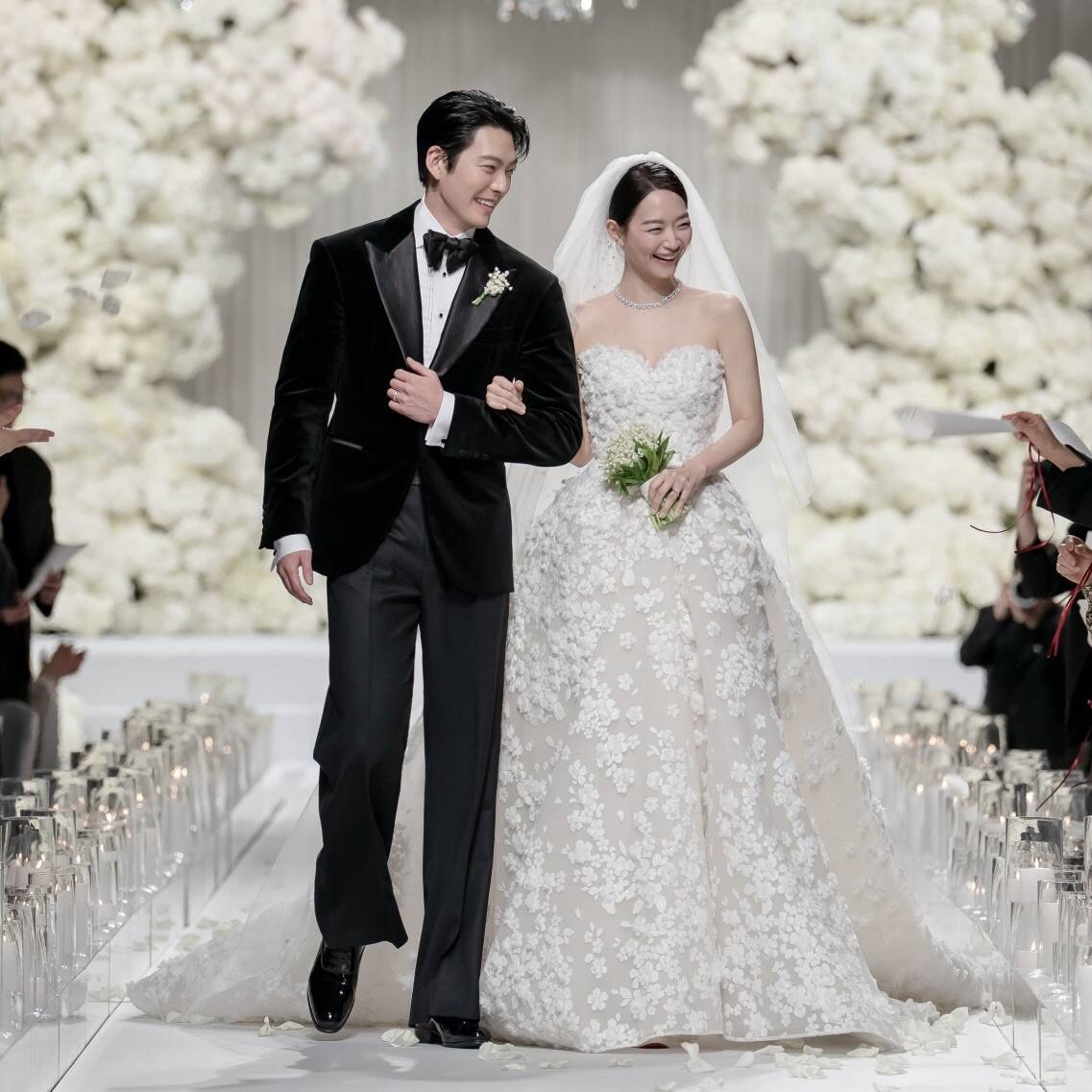 Kim Woo Bin và Shin Min Ah chính thức vè chung một nhà vào tháng 12.2025 sau 10 năm hẹn hò. Ảnh: Lotte