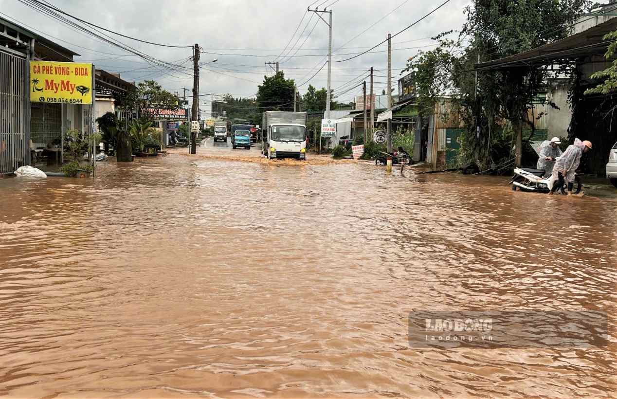 Một điểm gây ngập thường xuyên khi xảy ra mưa lớn trên Quốc lộ 55 đoạn qua thôn 8 (xã Bảo Lâm 3). Ảnh: Phúc Khánh (chụp tháng 8.2026)